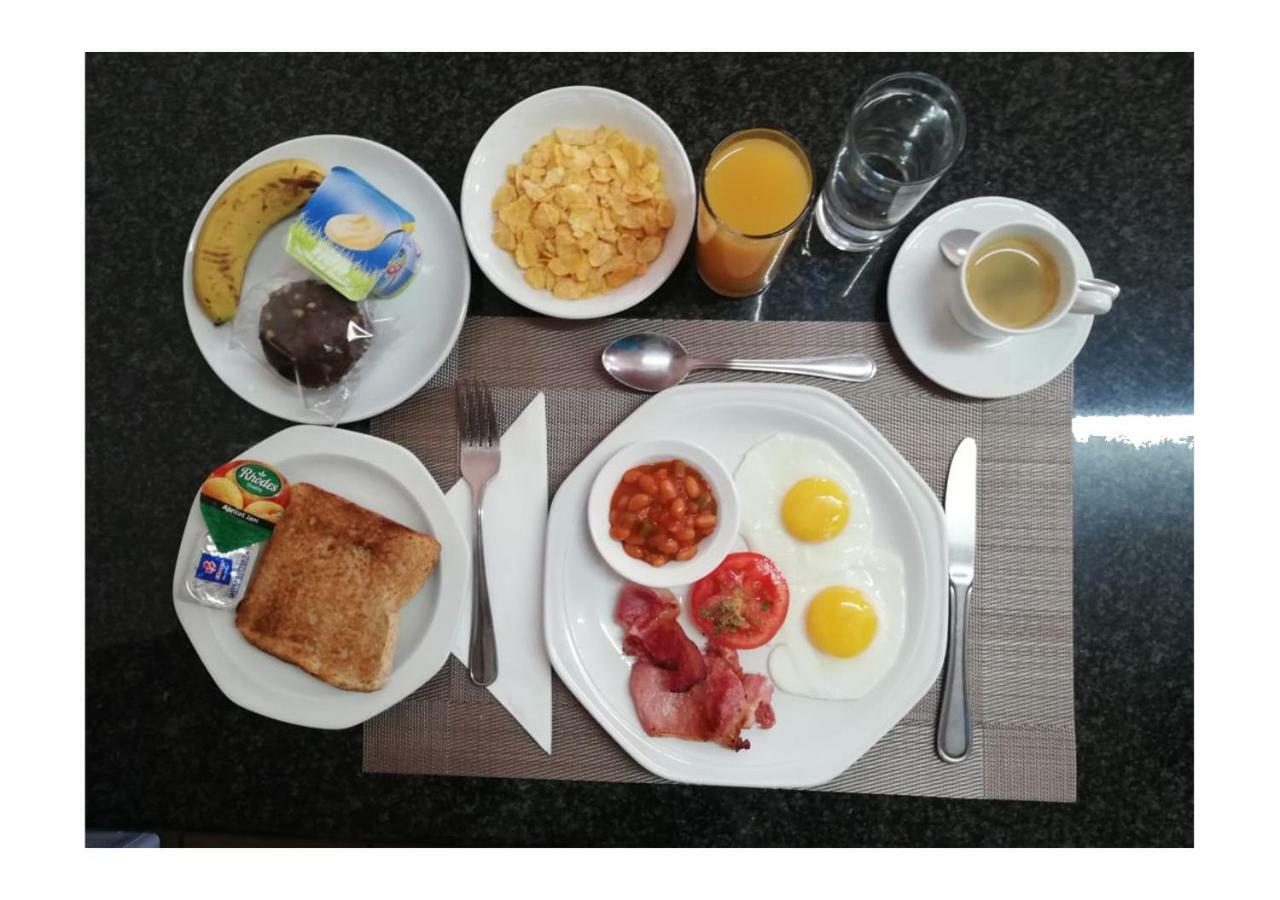 Amigos Bed & Breakfast - No Loadshedding 넬스프리트 외부 사진